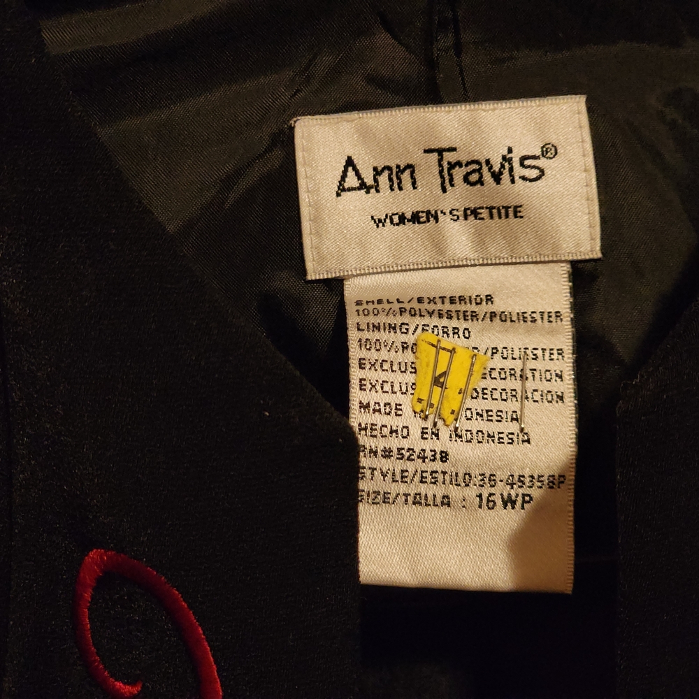 Vintage Ann Travis Black Collarless Blazer with Red Embroidery Size 16W Petite - Picture 10 of 15
